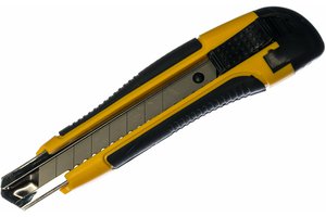 Нож технический 18мм усиленный прорезиненный Профи FIT 10258